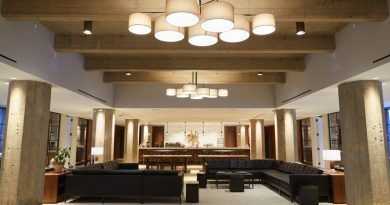 Oświetlenie do hoteli w strefach zewnętrznych – bezpieczeństwo, estetyka i widoczność obiektu