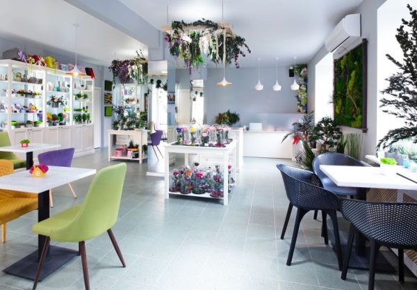 HPL w przestrzeniach sanitarnych – rozwiązanie trwałe i łatwe w utrzymaniu